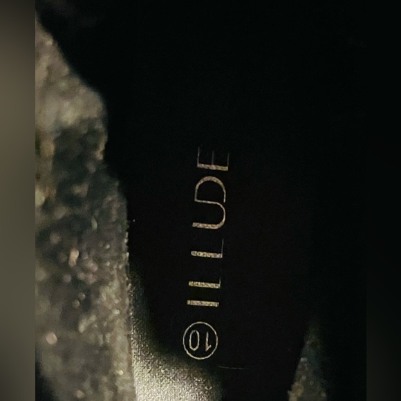 Women’s Patent Leather Combat Boots - Picture 8 of 11